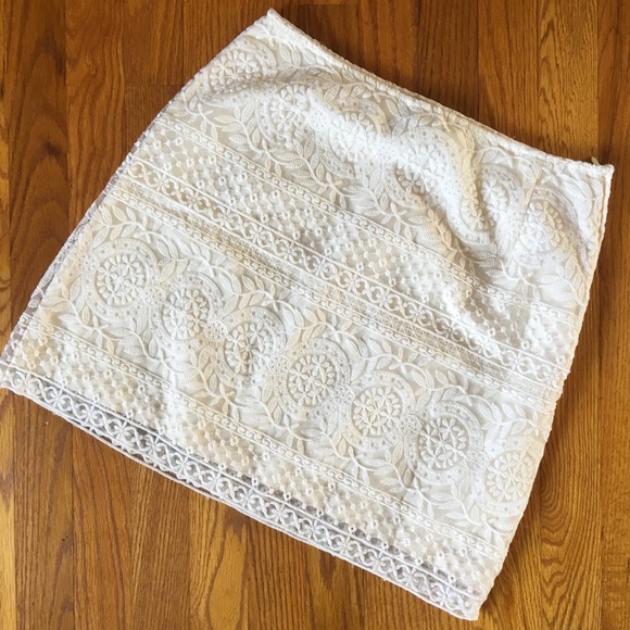H&M Cream Lace Mini Skirt - Picture 3 of 5
